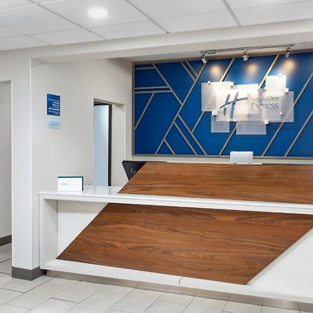 Holiday Inn Express Fremont By Ihg Екстер'єр фото